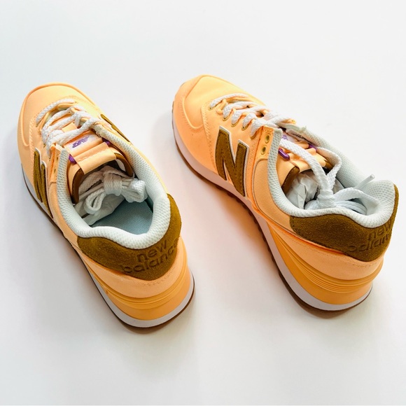 New Balance 574 - Picture 8 of 8